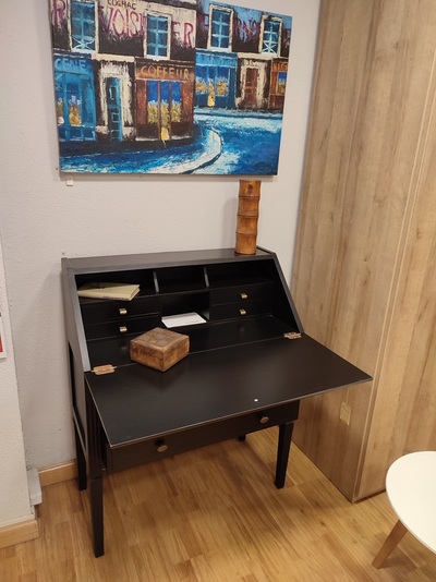 ESCRITORIO EN LACA  ENVEJECIDA