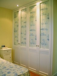 Puertas batientes Muebles a medida